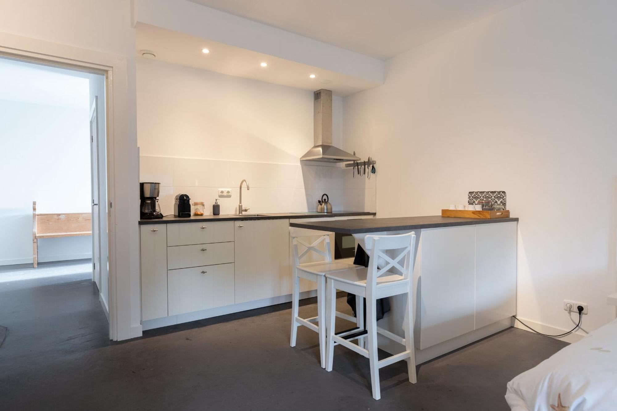 Iselmarpleats Comfortabele Studio Met Badkamer Gaast Bagian luar foto