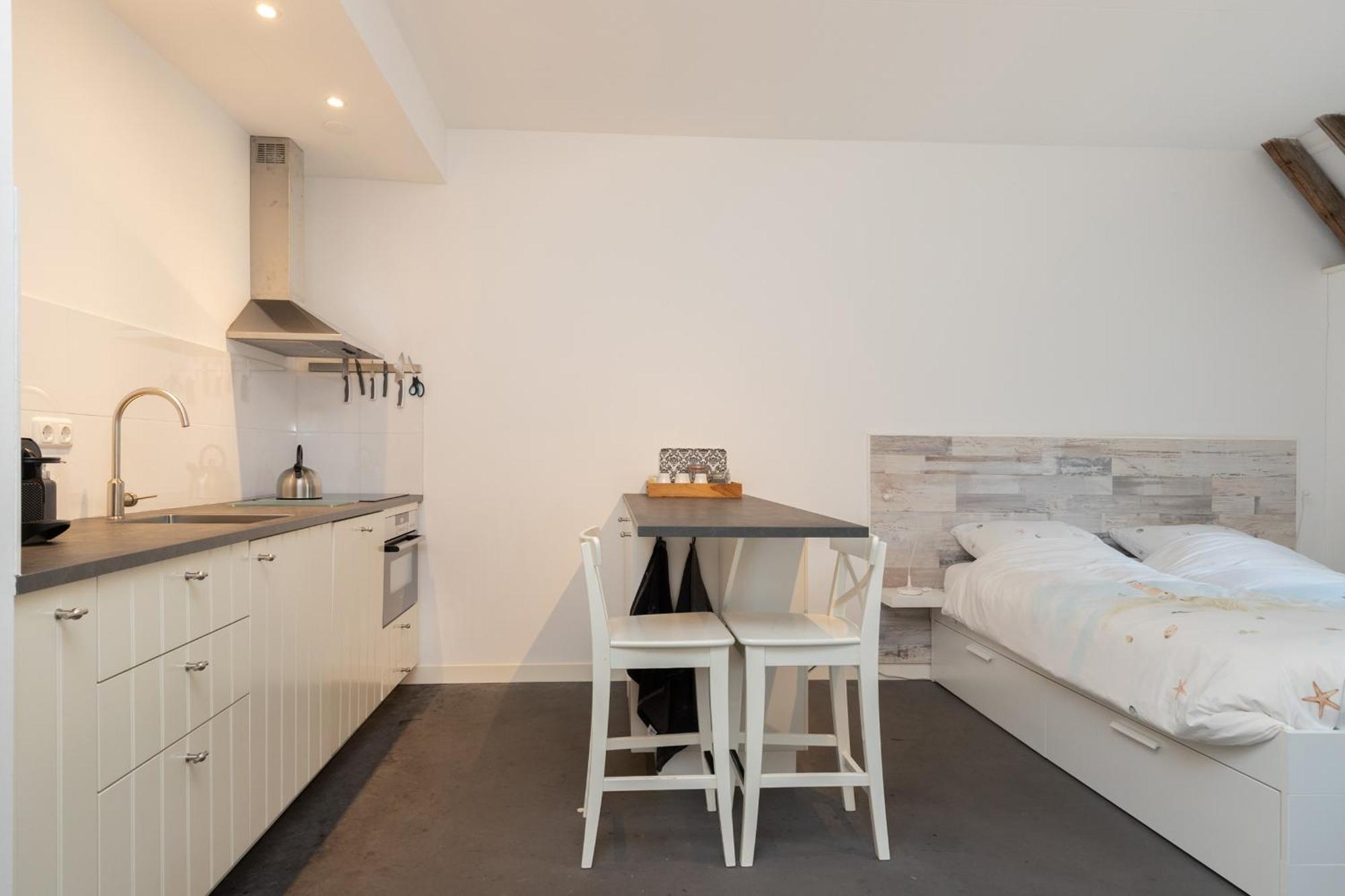 Iselmarpleats Comfortabele Studio Met Badkamer Gaast Bagian luar foto