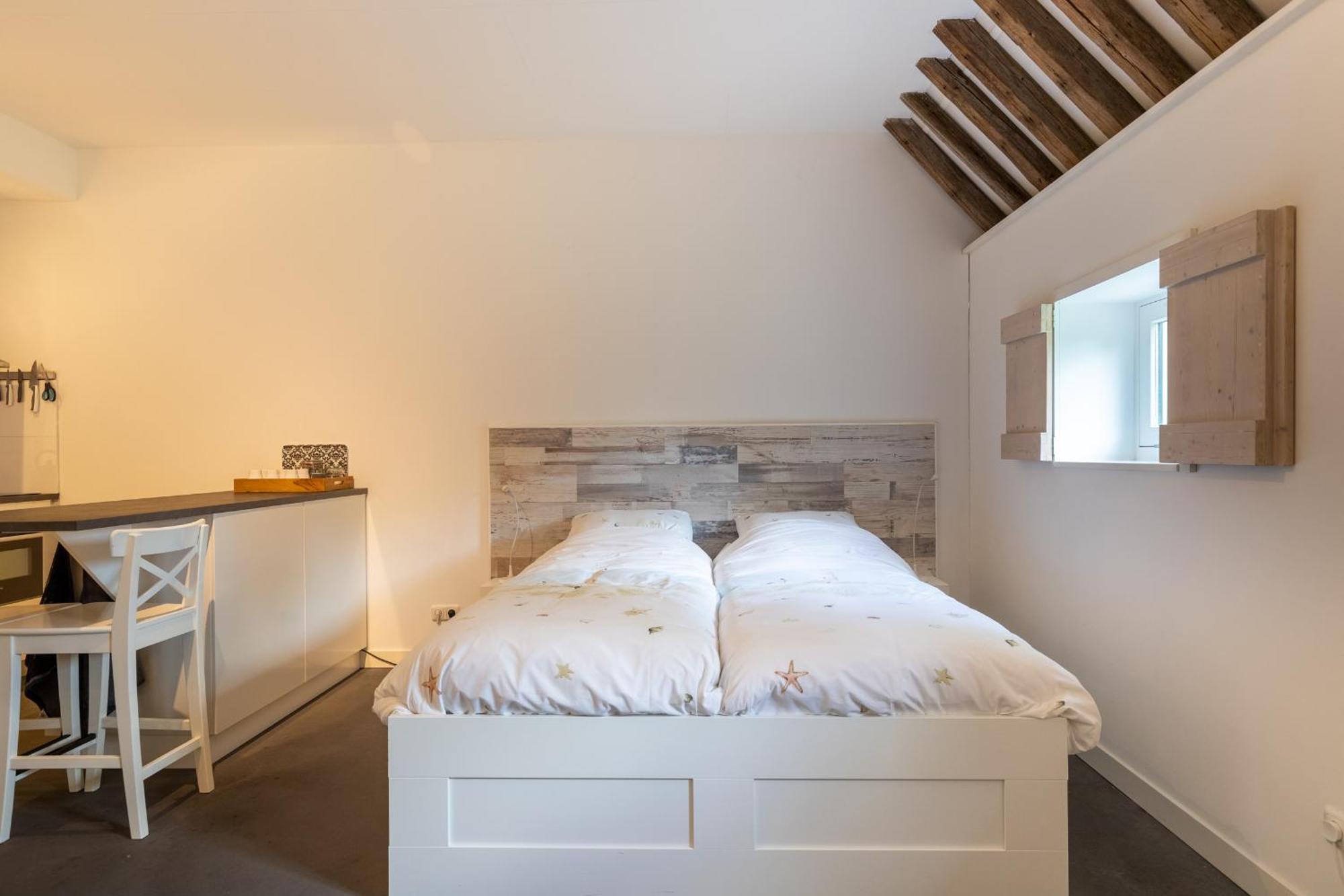 Iselmarpleats Comfortabele Studio Met Badkamer Gaast Bagian luar foto